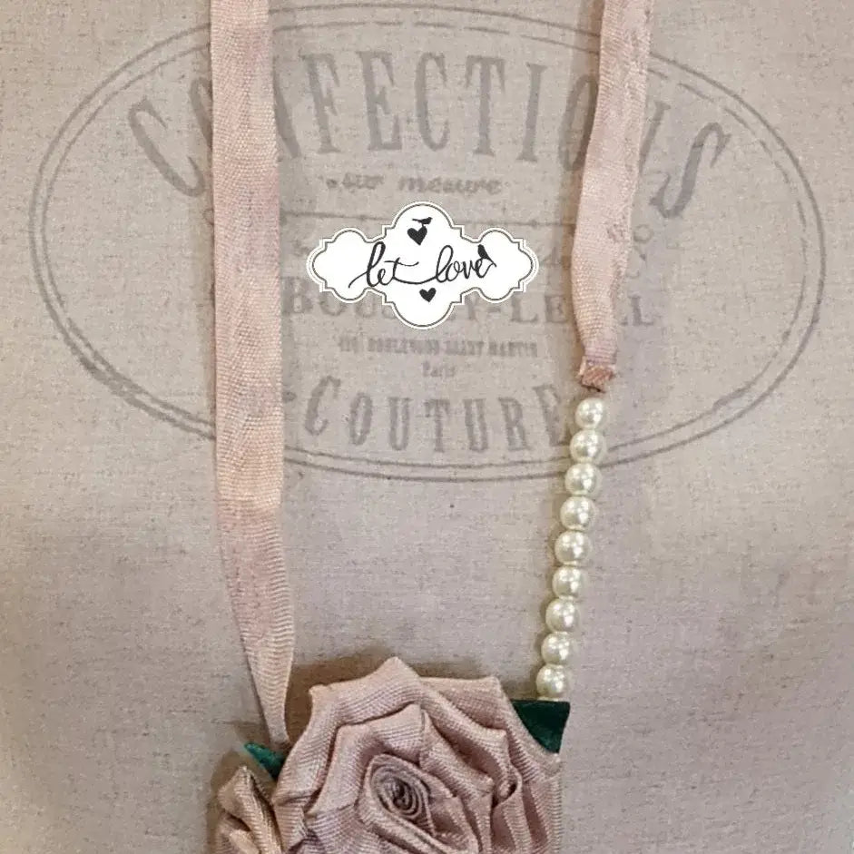 Neckpiece Roses & Large Pearls - Let Love Clothing