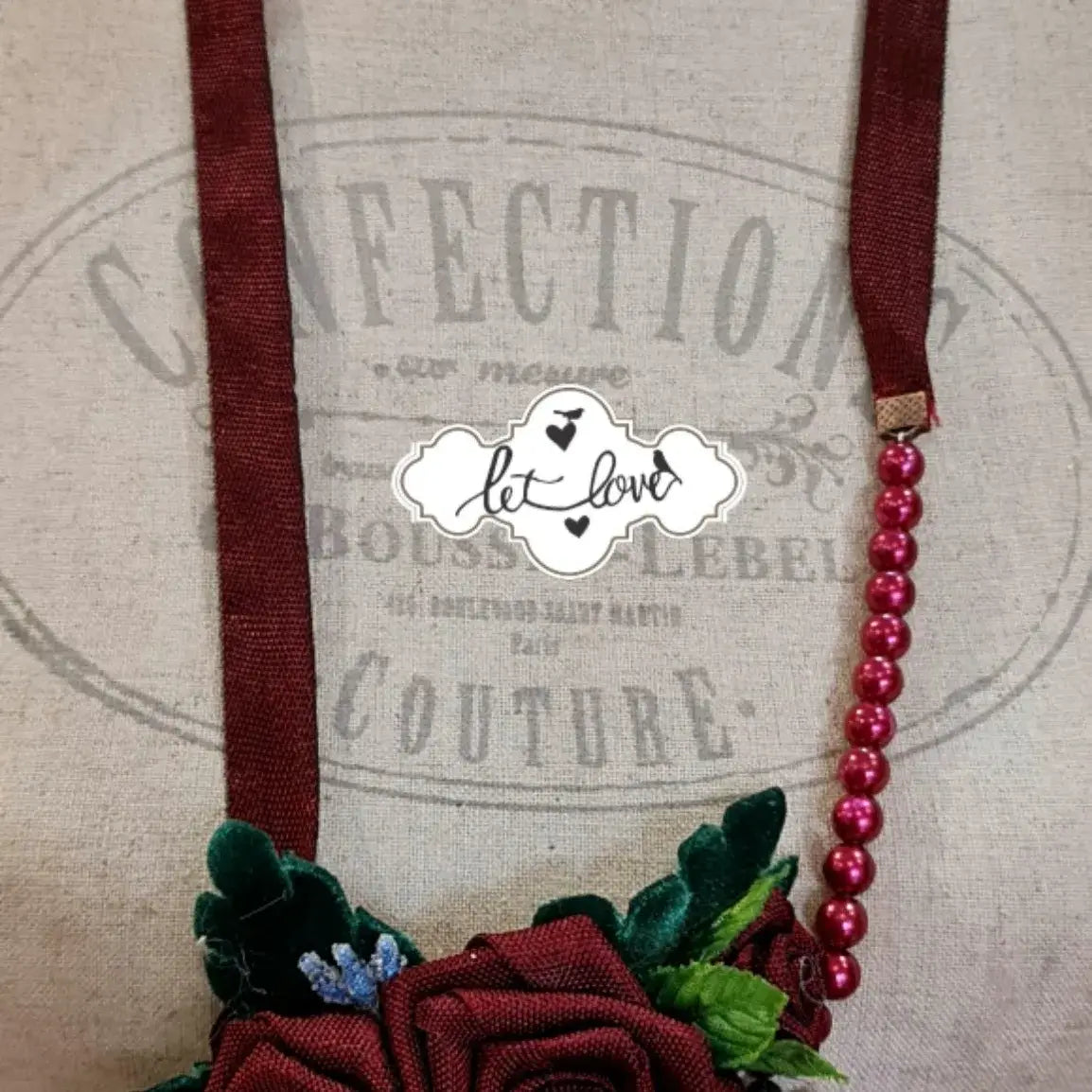 Neckpiece Roses & Large Pearls - Let Love Clothing